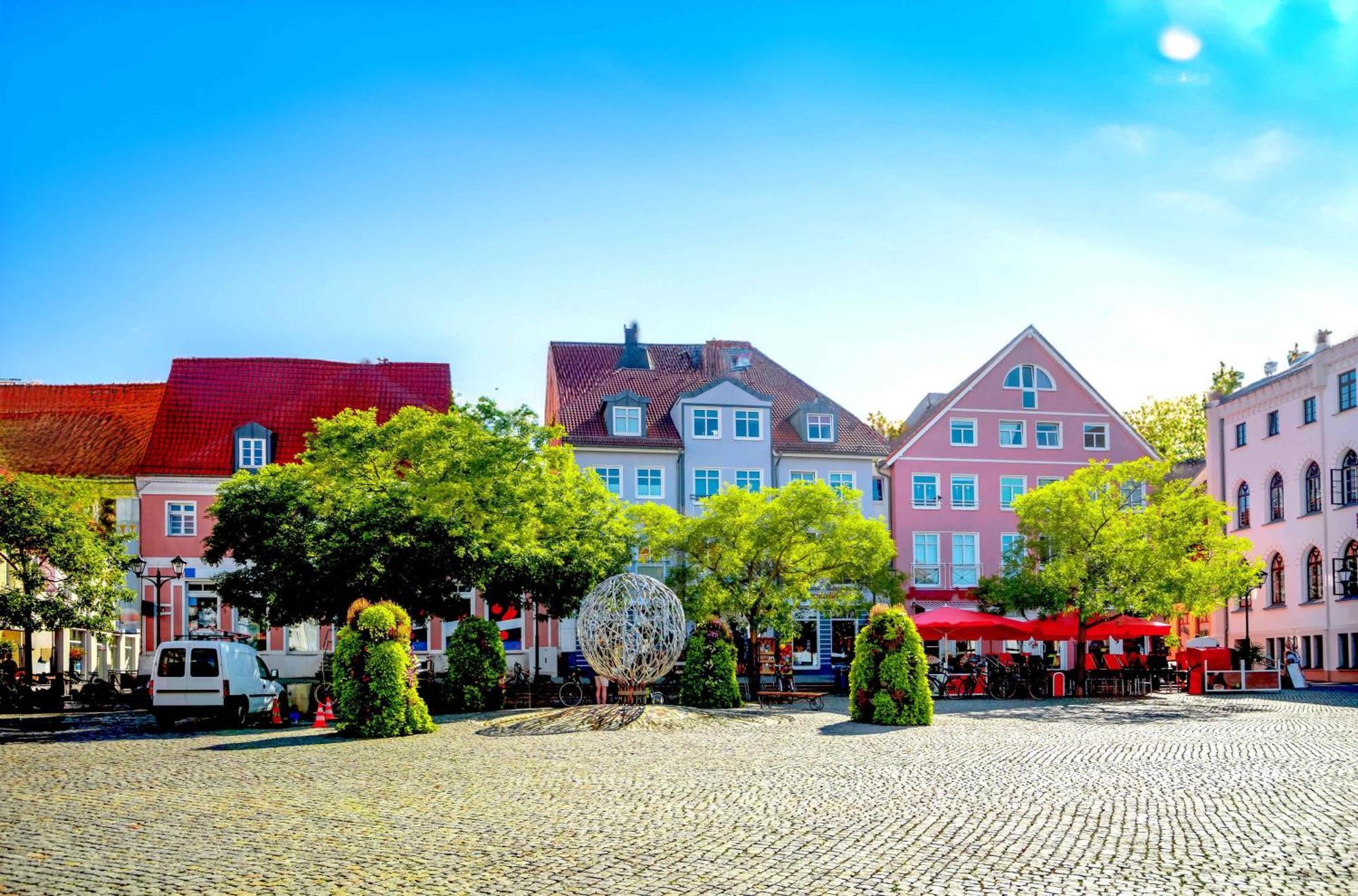 Mueritzwind In Der Warener Altstadt Waren  Eksteriør billede